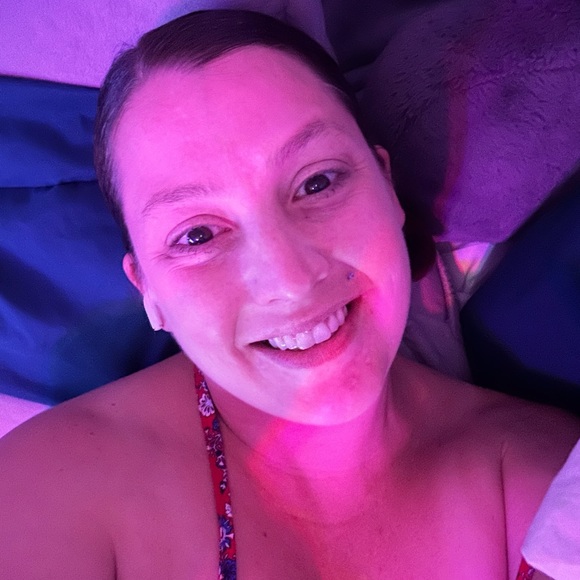 Meet your Posher, Kimberly - Picture 2 of 6